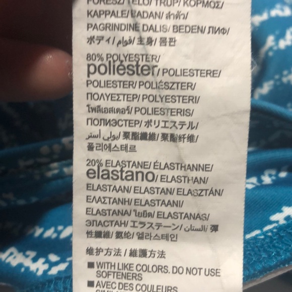 Under Armour heat gear compression capris small - Picture 9 of 9